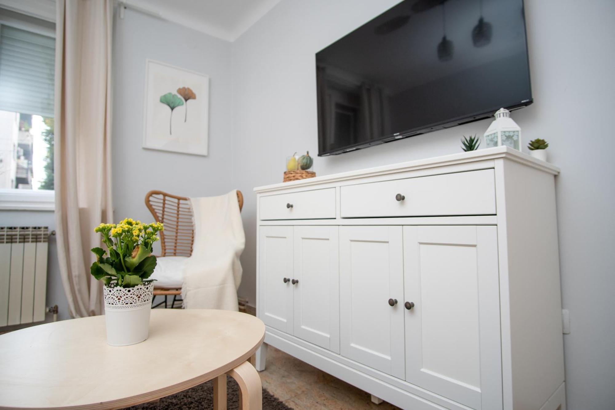 Downtown Lux Apartma *